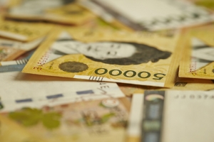 ‘올해 한국 경제성장률 0.3%→-0.5% 하향 조정’