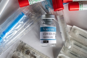 코로나19 치료제·백신 국내 2/3상 임상 승인