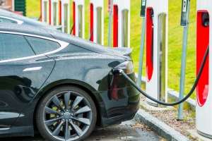 환경규제 따른 전기차 시대 도래…지난해 판매량 200만 대 돌파