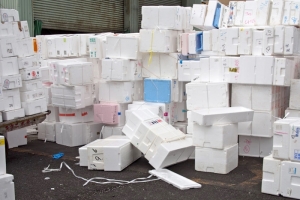 포장폐기물 감축 위해 합성수지 재질의 재포장 줄인다