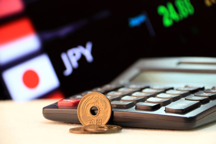 스가 총리, 중소기업 재편 및 최저임금 인상 등 구조개혁 총력