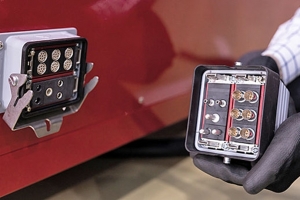 St?ubli-Smart Manufacturing Innovation Promotion Team Cooperation with 'Smart Cube' with Modular Connection System