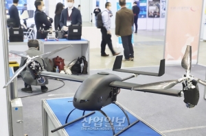 [로보월드 2020] 수직으로 날아올라, 시속 120km 고속 비행 가능한 드론