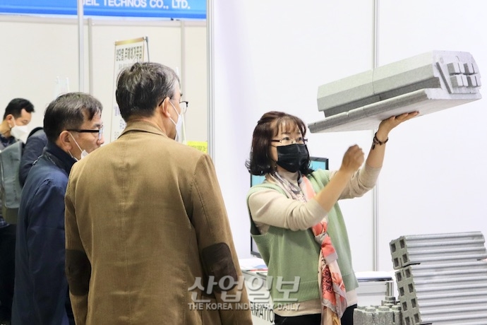 [포토뉴스] 전시회 통해 코로나19 극복 나선 건축업계 종사자