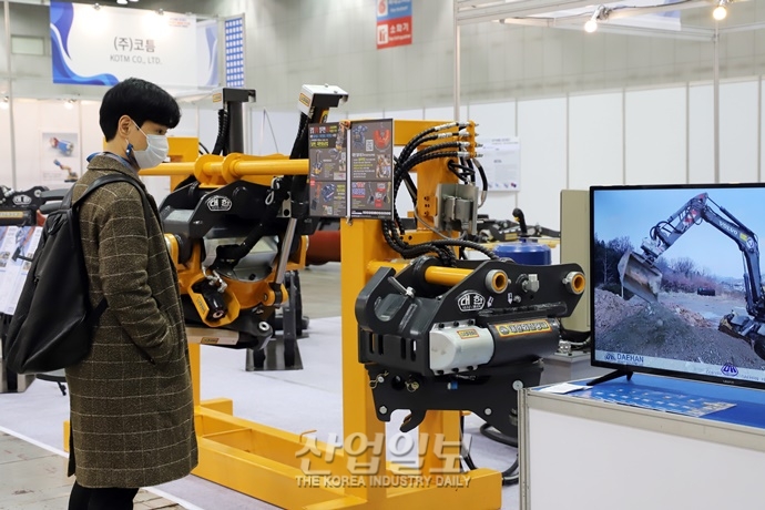 [포토뉴스] 코로나19로 연기됐던 '2020 한국 중장비 전시회', 오늘 개최