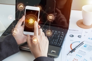 英·美 디지털 전문은행, 성장세 이어간다