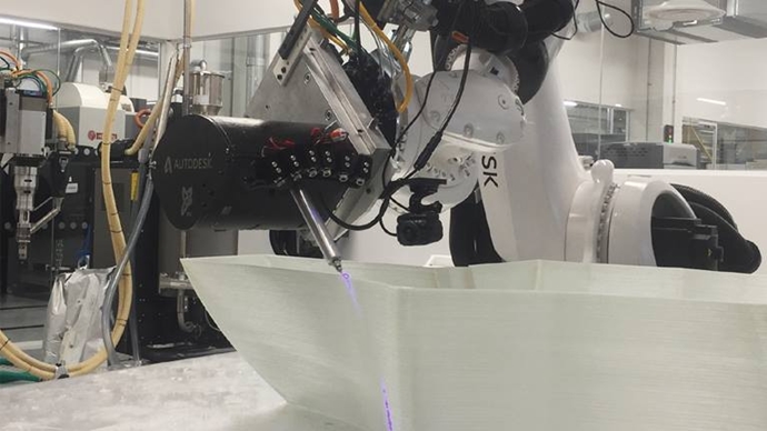 [기술기고] KUKA(쿠카)로봇, 3D 프린터로 제작된 최초의 보트 ‘MAMBO’ 공개