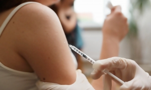 모더나社 코로나19 백신 국내 도입 내년 3분기에서 2분기로…