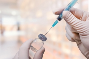 코로나19 백신, 대내외적 위기 속 게임 체인저 될까