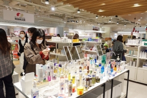 중소중견기업 소비재 수출 길 확장 일본 백화점 간 ‘K-소비재’