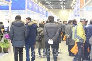 [데스크칼럼] 위기의 전시산업과 '언택트시대'가 불러온 전시회의 변화