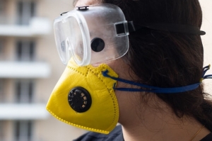 LG 전자식 마스크, 국내 아닌 해외직구 하는 이유