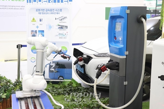 [포토뉴스][2021 전기산업대전] 커져가는 전기차 시장, 충전 기술도 함께 성장