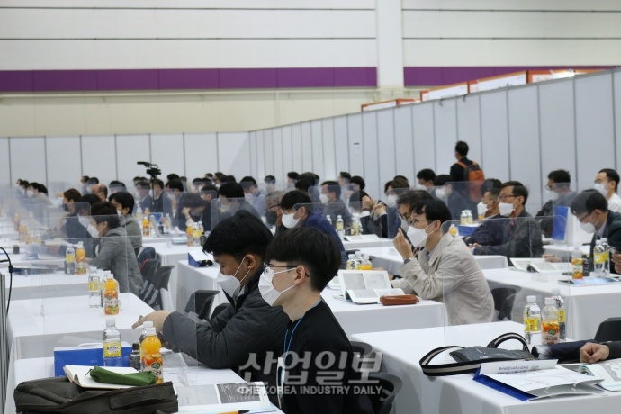 [포토뉴스][2021 전기산업대전] 전기차·풍력·ESS 등 다양한 에너지 관련 포럼 열려