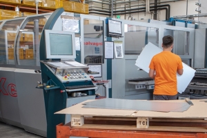 테크노레이저(Tecnolaser), ‘임가공 업체’에서 ‘기술 협력사’로