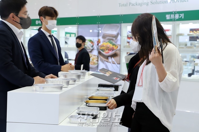 [포토뉴스] 코로나19로 변화하는 식생활…가정간편식(HMR) 시장 '확대'