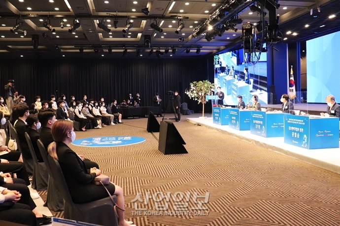 [포토뉴스] 청년 일자리 문제의 해답, 중소기업에서 찾아야