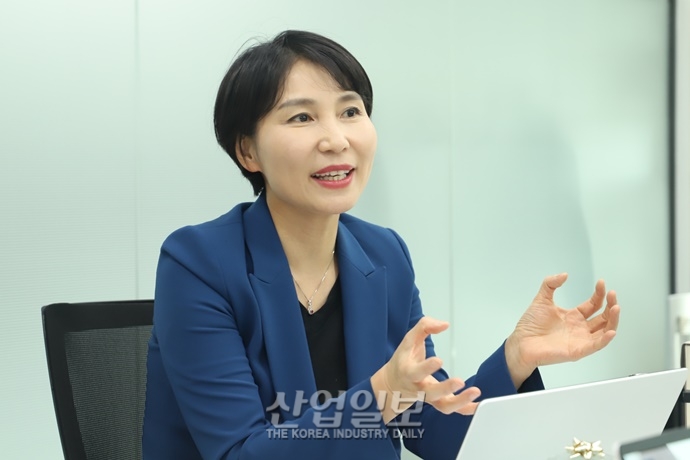 [CEO] 전자문서 솔루션으로 디지털 전환 중심 선다-(주)포시에스 박미경 대표