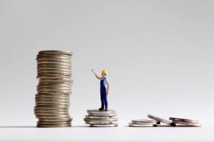 “최저임금 1만 원으로 인상 시 일자리 최대 30만 개 감소”