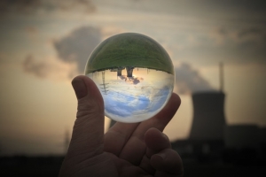 국민 3명 중 2명 “원자력 발전 비중 유지·확대해야”