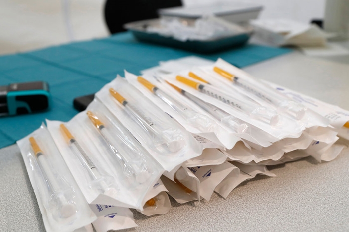 모더나社 코로나19 백신 투여 연령 18세 이상에서 12세 이상으로…