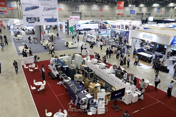 [포토뉴스] 킨텍스 제2전시장을 가득 메운 대형 인쇄 장비들