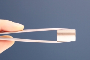 中, 日 주도하는 마그넷 시장, 국산 기술로 도전장 내밀어