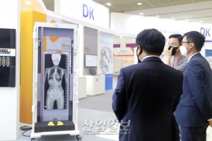 [포토뉴스] IT 정보시스템·로봇·재활기기 등 의료산업 장비 총출동