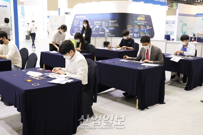 [포토뉴스] ’친환경 에너지 제품‘ 제작해 볼까?