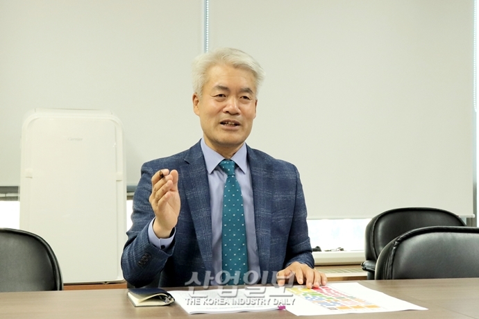 [산업전시회]한국로봇산업협회 강귀덕 협회장 “2021 로보월드는 비즈니스 활성화의 장”