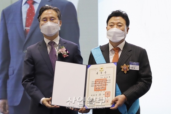 [포토뉴스] 대형 단조 성형기계 제조로 수출대체 효과 높여…세계는 K-기술력 인정