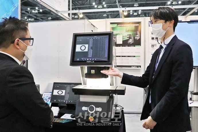[포토뉴스] 자동차·중장비 등 다양한 분야의 부품 측정, 나노(nm)단위까지 가능
