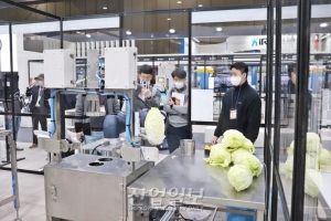 [포토뉴스] 2021 로보월드, 제조로봇 활용 표준공정모델 전시