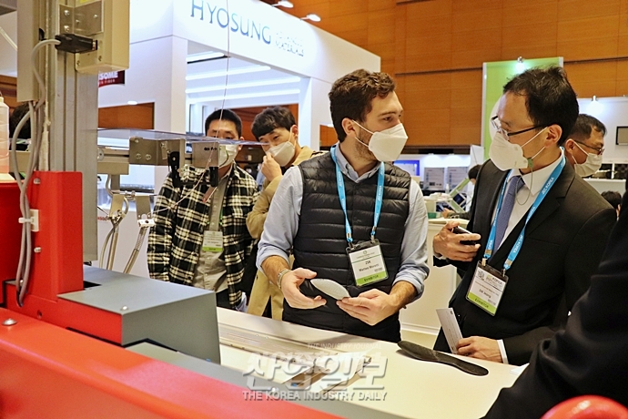 [포토뉴스] JEC KOREA 2021, 해외 기업 참여로 활기 찾은 전시장