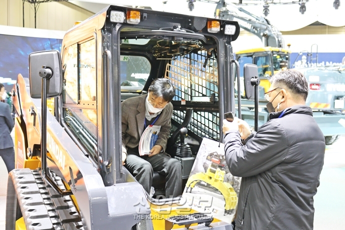 [포토뉴스] 스마트 건설기계·장비 한 곳에