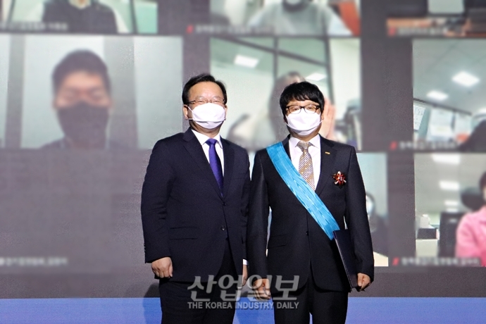 [중견만리(蔓理)] 미래나노텍(주), 광학필름 국산화로 국내 디스플레이 산업에 기여