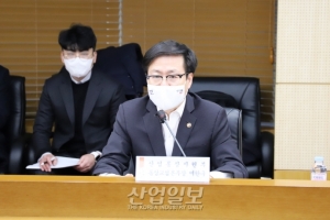 [포토뉴스] “임시선박 월 4척 이상 투입 등 물류 대책 추진할 것”