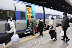 오미크론 확산세, 방역 속 설 연휴 귀성