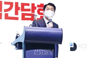 안철수 후보, “과학기술 기본 지식, 대통령의 중요한 자질”