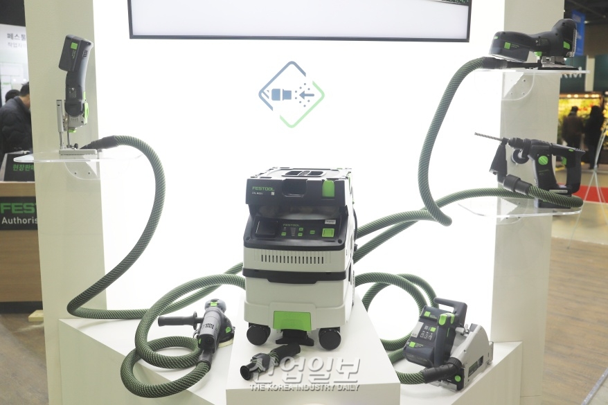 [포토뉴스] 집진기로 먼지 없는 작업 환경 조성