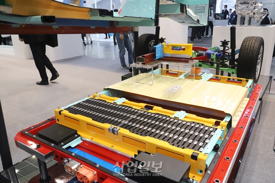 [인터배터리2022]강판부터 배터리 소재까지…‘친환경차 통합 솔루션’