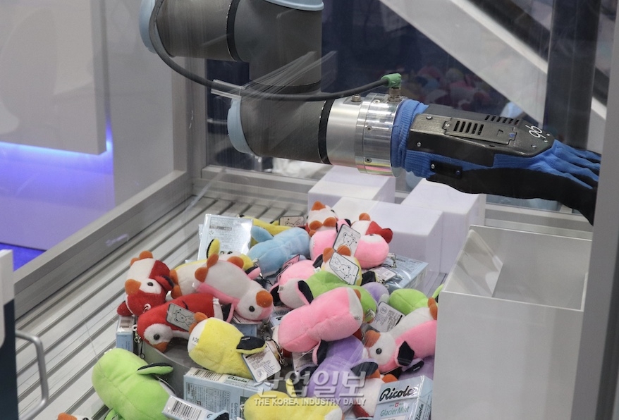 [스마트팩토리·오토메이션월드] 협동로봇으로 ‘인형뽑기’ 한판