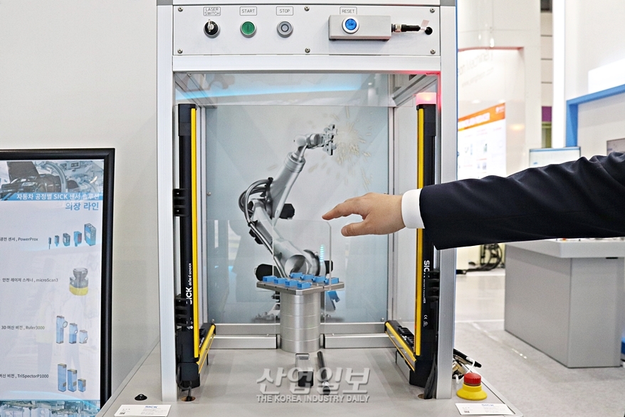 [스마트팩토리·오토메이션월드] 씨크코리아, 안전 센서 및 비접촉식 엔코더 등 실제 상황 데모