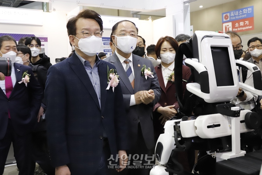 �߼ұ�� �����Ƿ� 'Ȱ¦'���ڸ��� �������� ������ 2022 ����