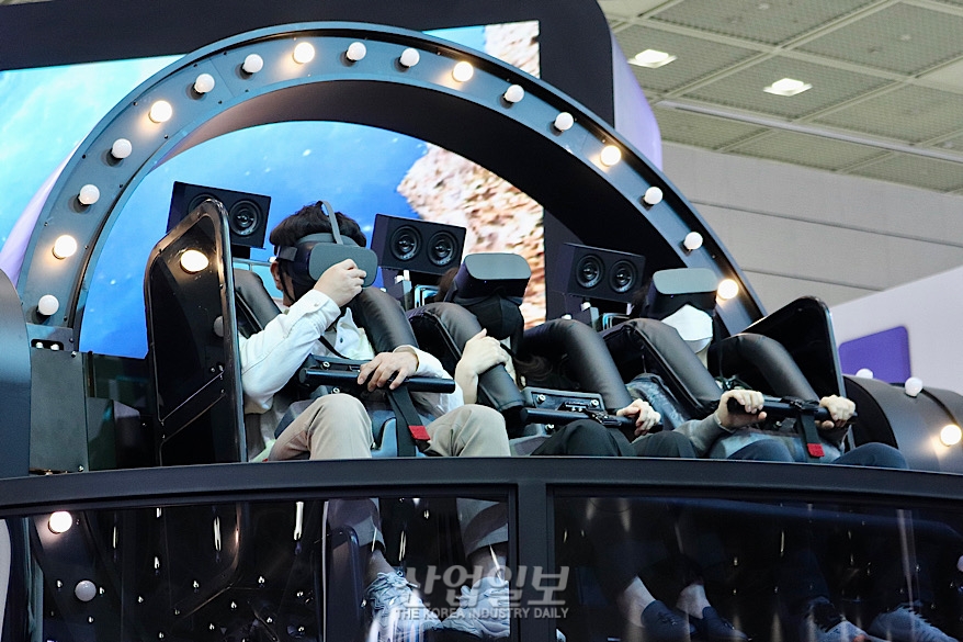 [월드IT쇼] 가상세계에서 에어택시 탑승…’초현실적 경험’하는 참관객