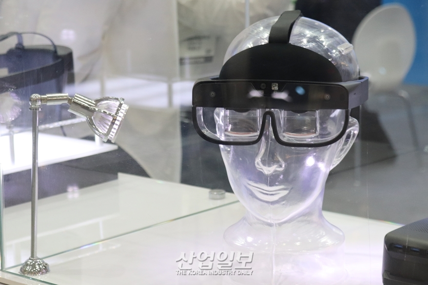 [월드IT쇼] 공간정보 인식하는 XR글래스…작업자-관리자 소통 강화