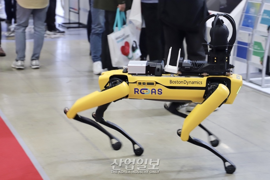 [세계보안엑스포] 위험현장 보안 담당하는 로봇