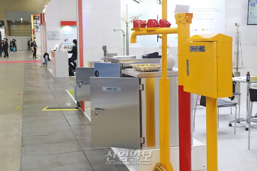 [세계보안엑스포] 설치 장소에 따라 제작하는 ‘CCTV 폴(Pole) 및 함체’