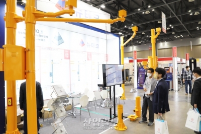 [세계보안엑스포] 보안 장비 돕는 금속 지주