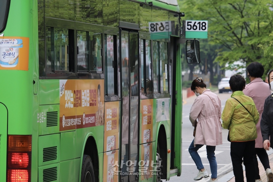 [포토뉴스] 26일 서울 시내버스 파업 예고…시민들 발 묶이나